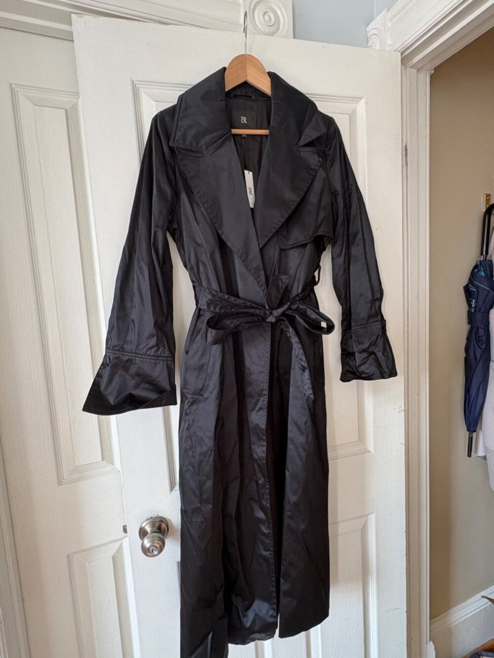 NWT Banana Republic Maja Satin Trench Coat in Black. Size S. - Picture 5 of 9
